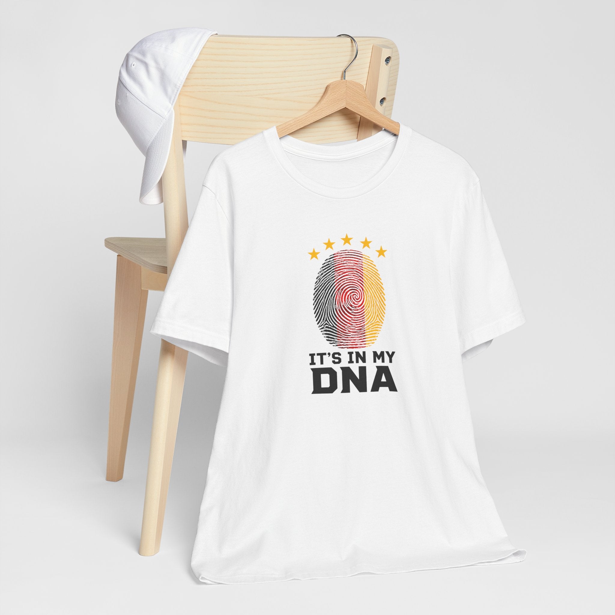 Herren T-Shirt „It’s in my DNA“