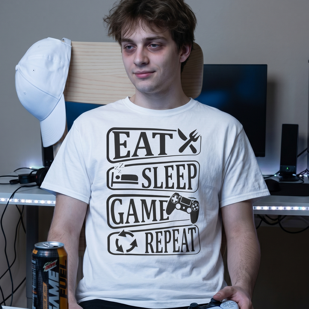 Herren T-Shirt „Eat Sleep Game Repeat“